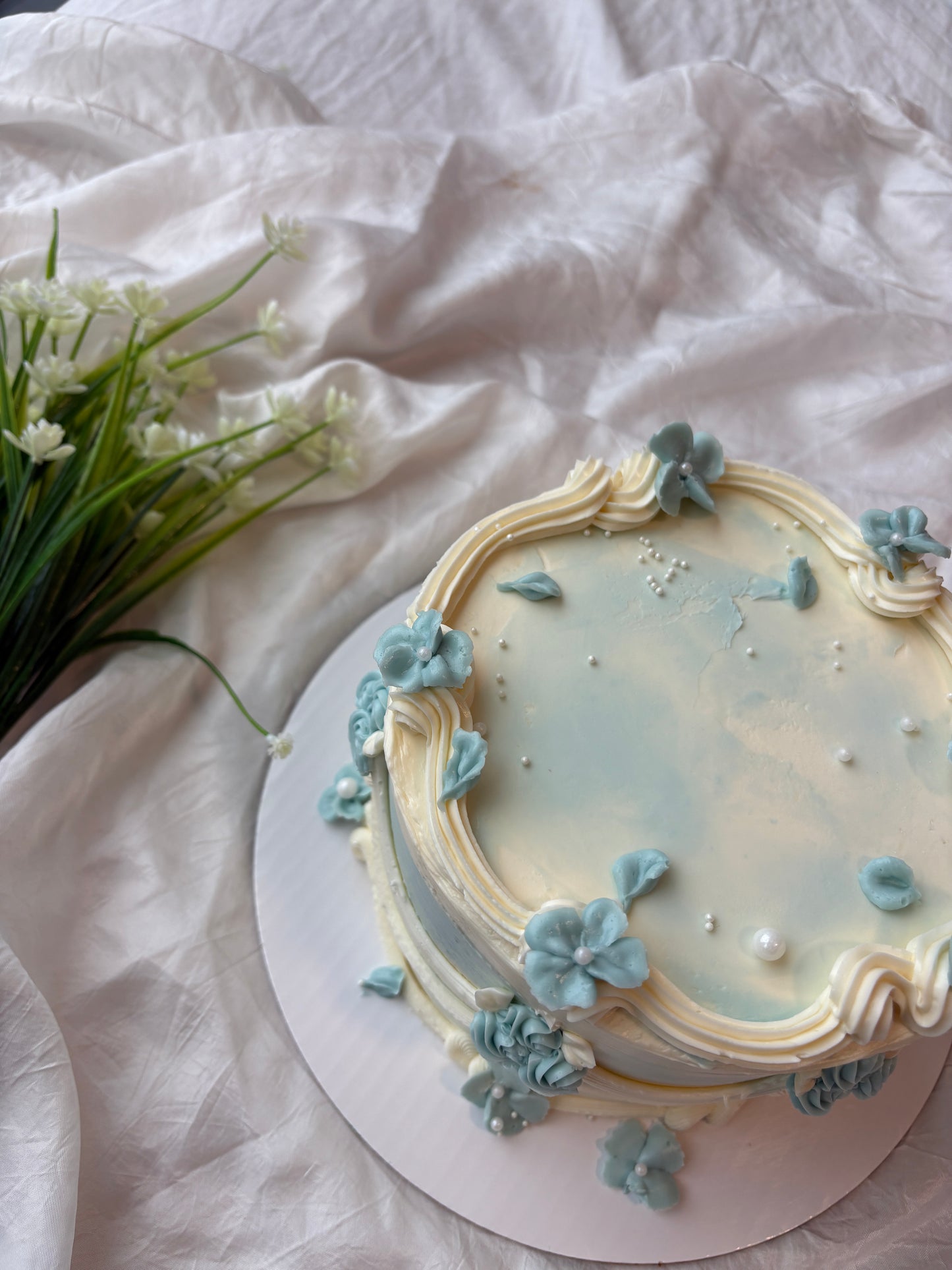 Dreamy floral cake