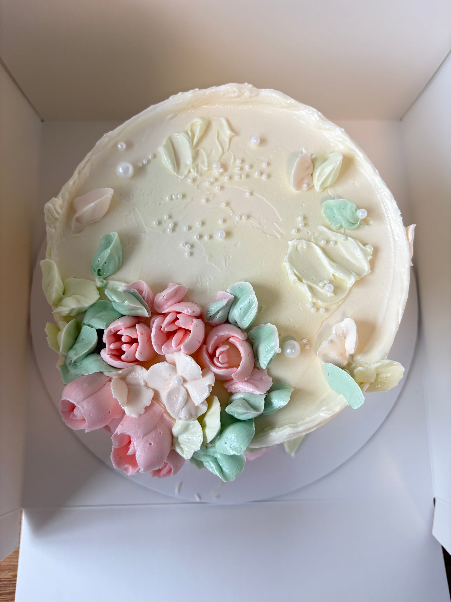 Spring floral cake