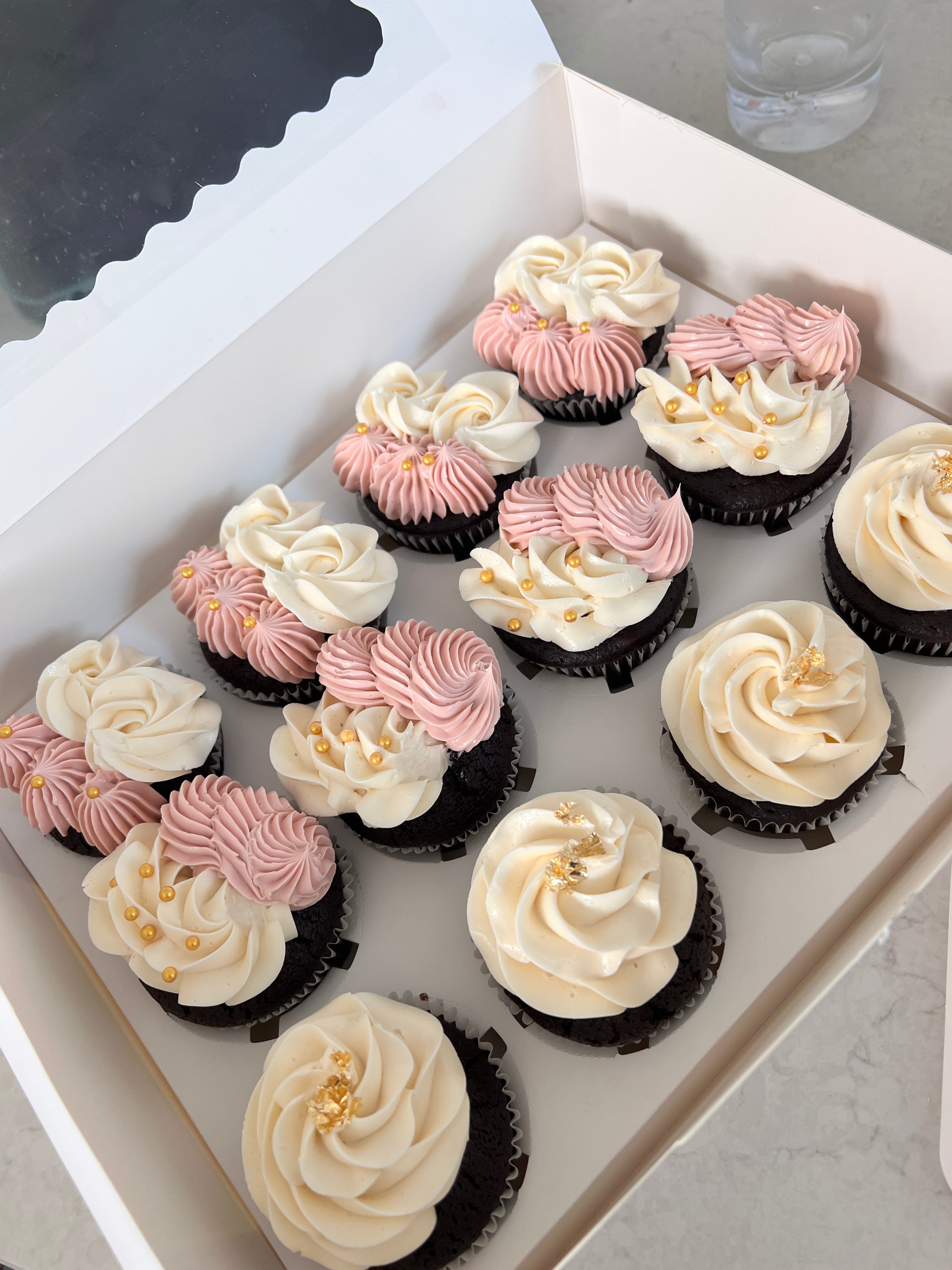 Fresh Design Cupcakes [Gold]