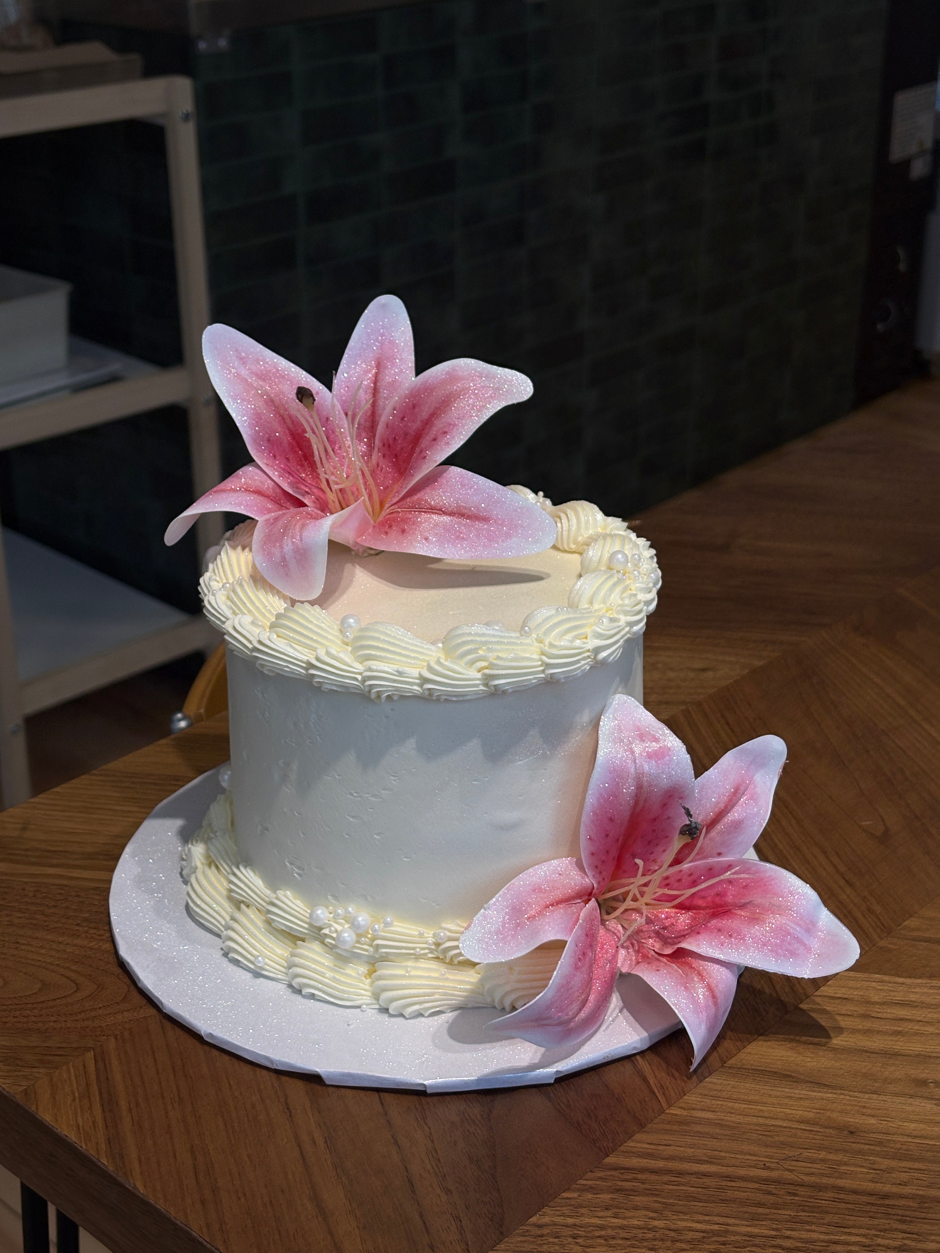 Lily cake
