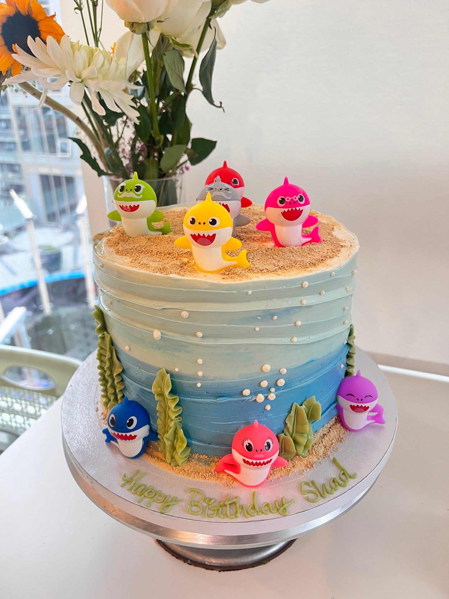Baby Shark Doo Doo cake