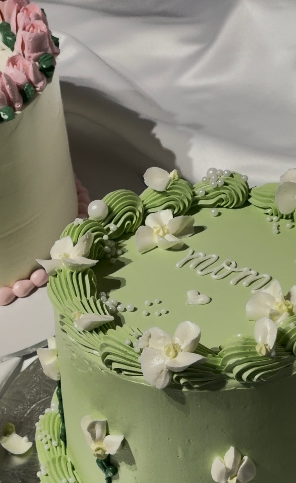 Dreamy Floral Mothers Day cake