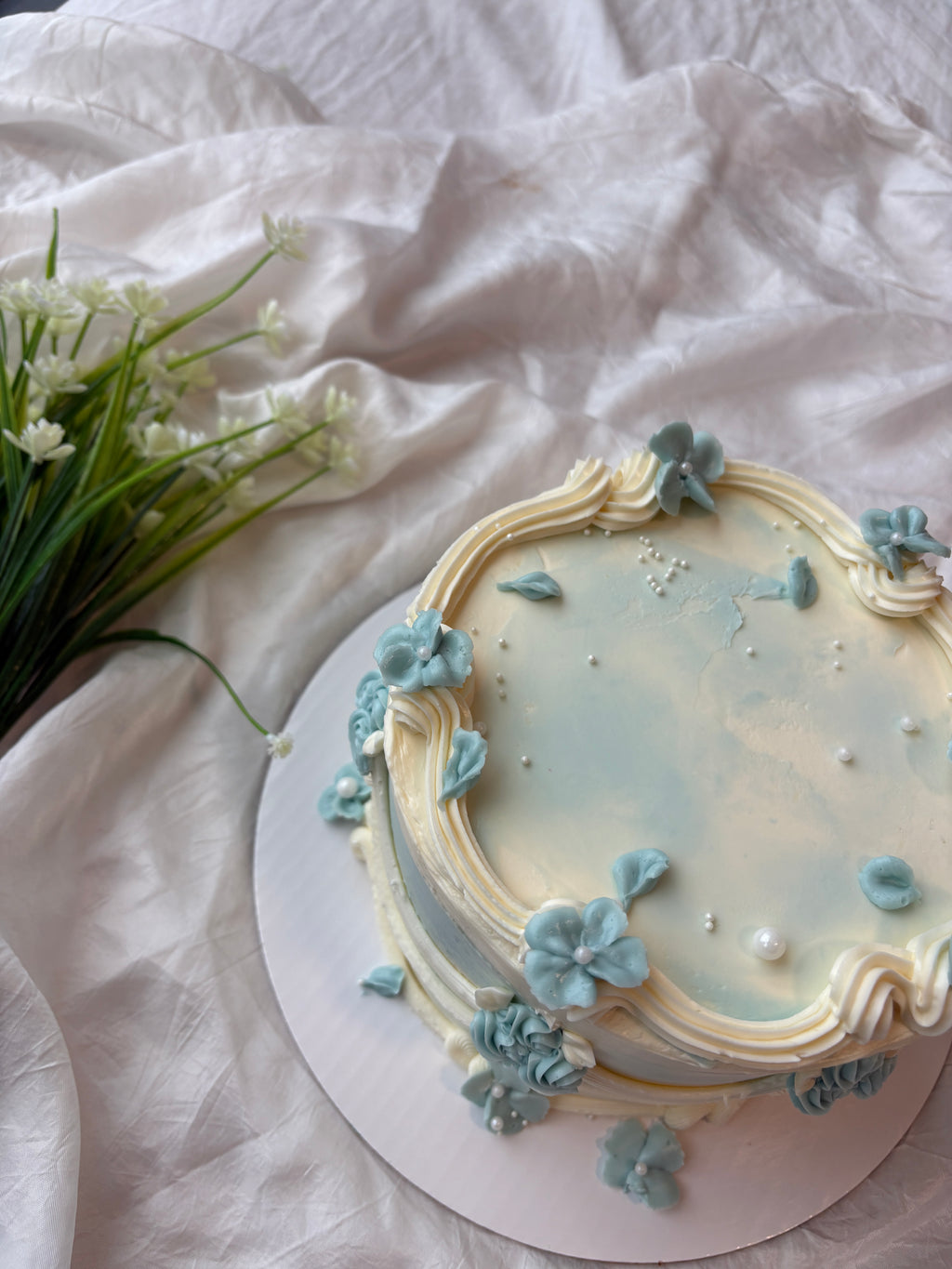 Dreamy floral cake